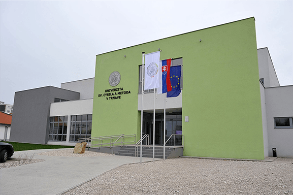 Університет Св. Кирила та Мефодія (м.Трнава)